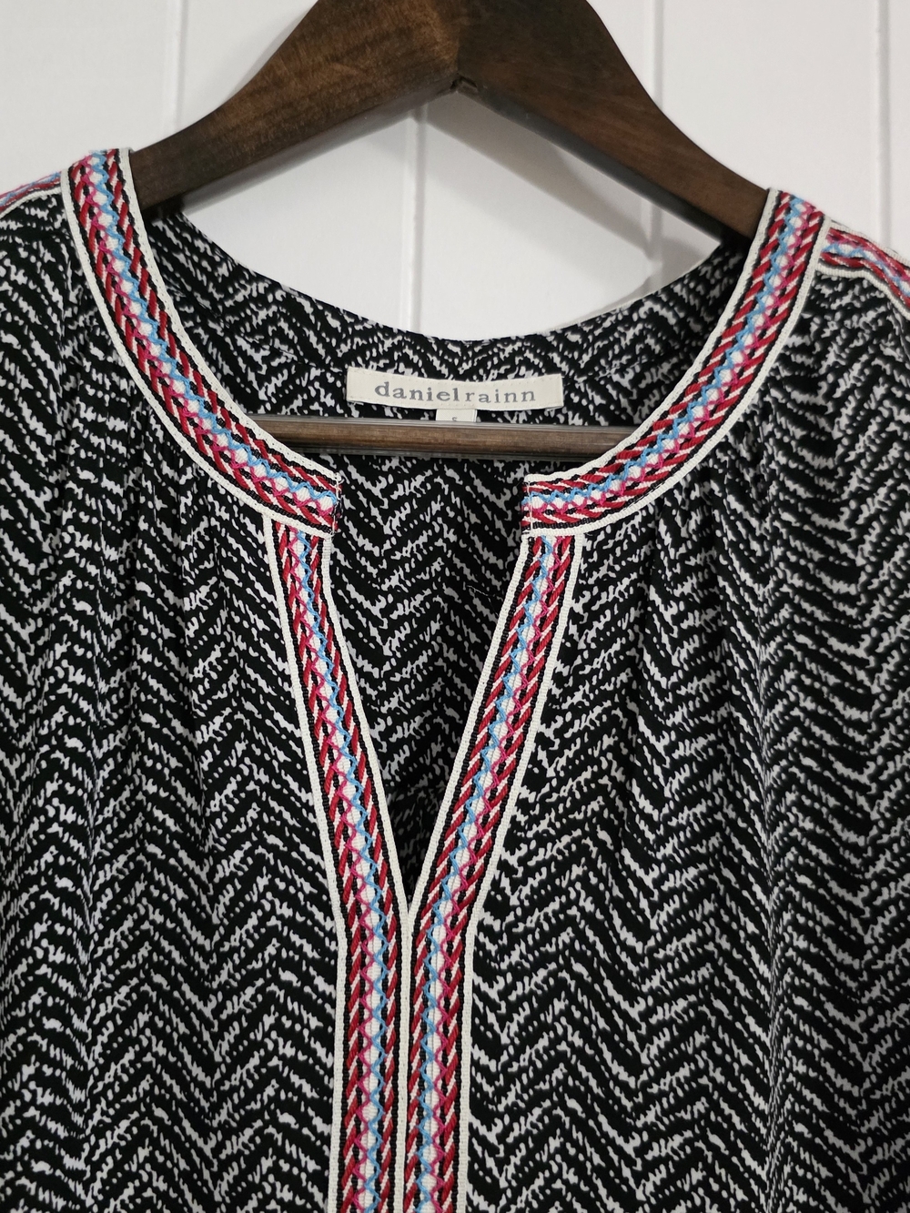 Daniel Rainn Small Black White Chevron Blouse Embroidered Trim Boho Top - Picture 4 of 9